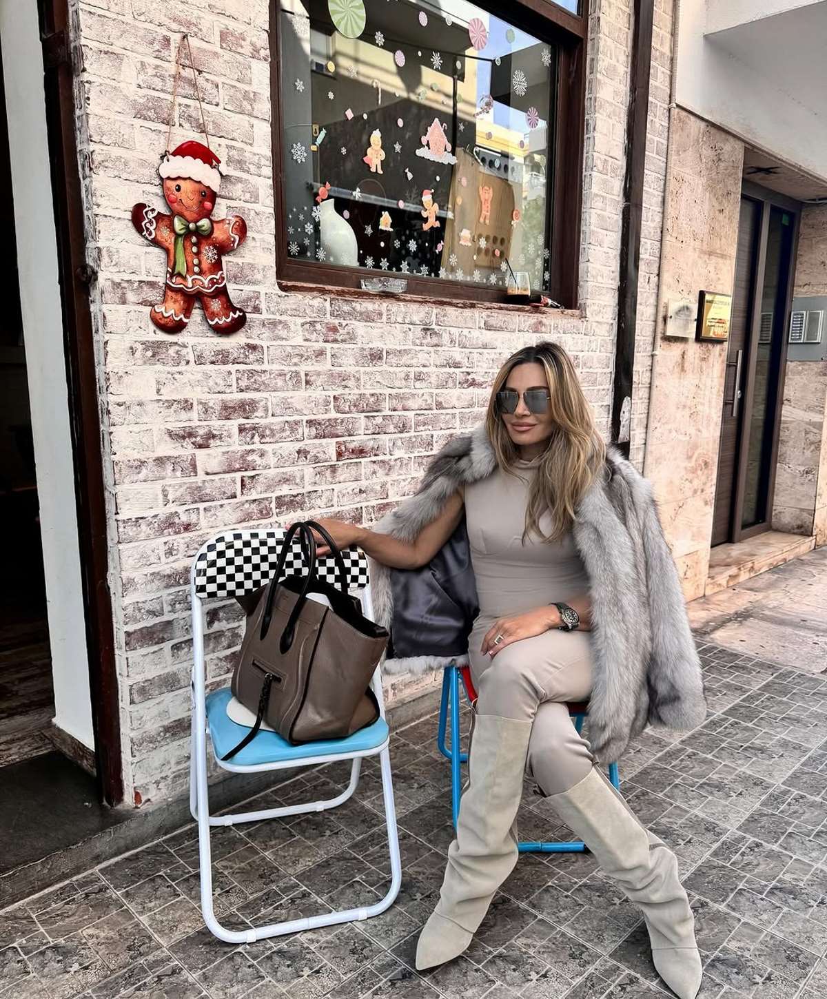 H Ελένη Πετρουλάκη σε έξοδό της