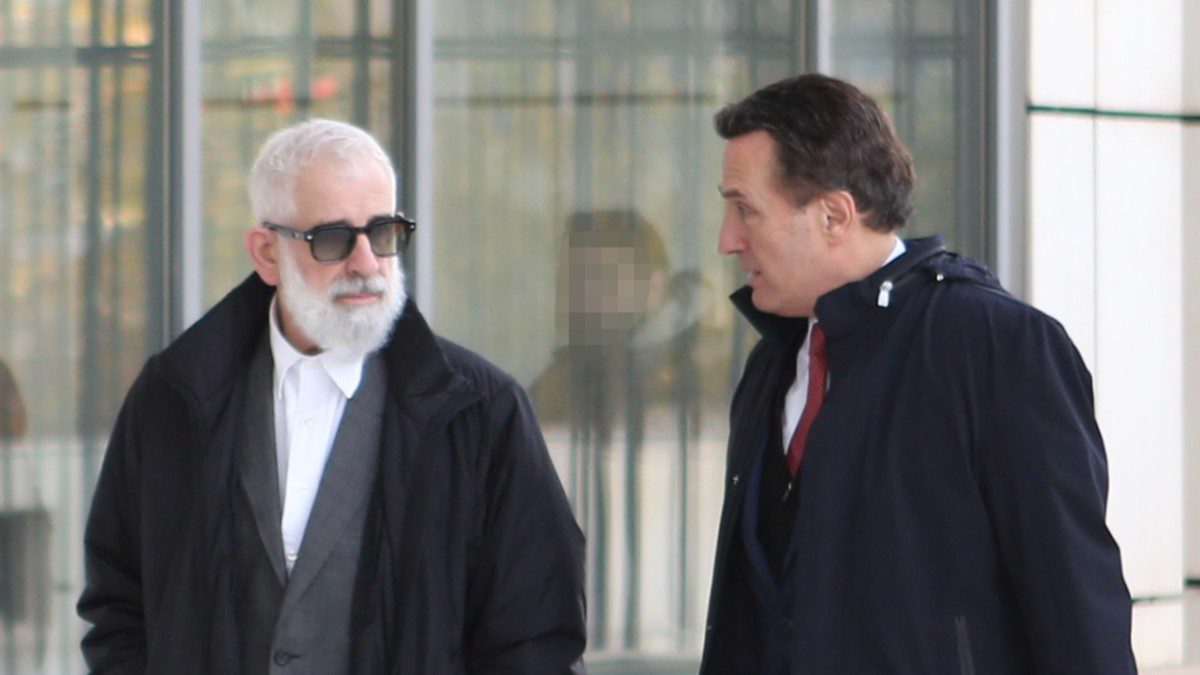 Ο Φιλιππίδης με τον δικηγόρου του