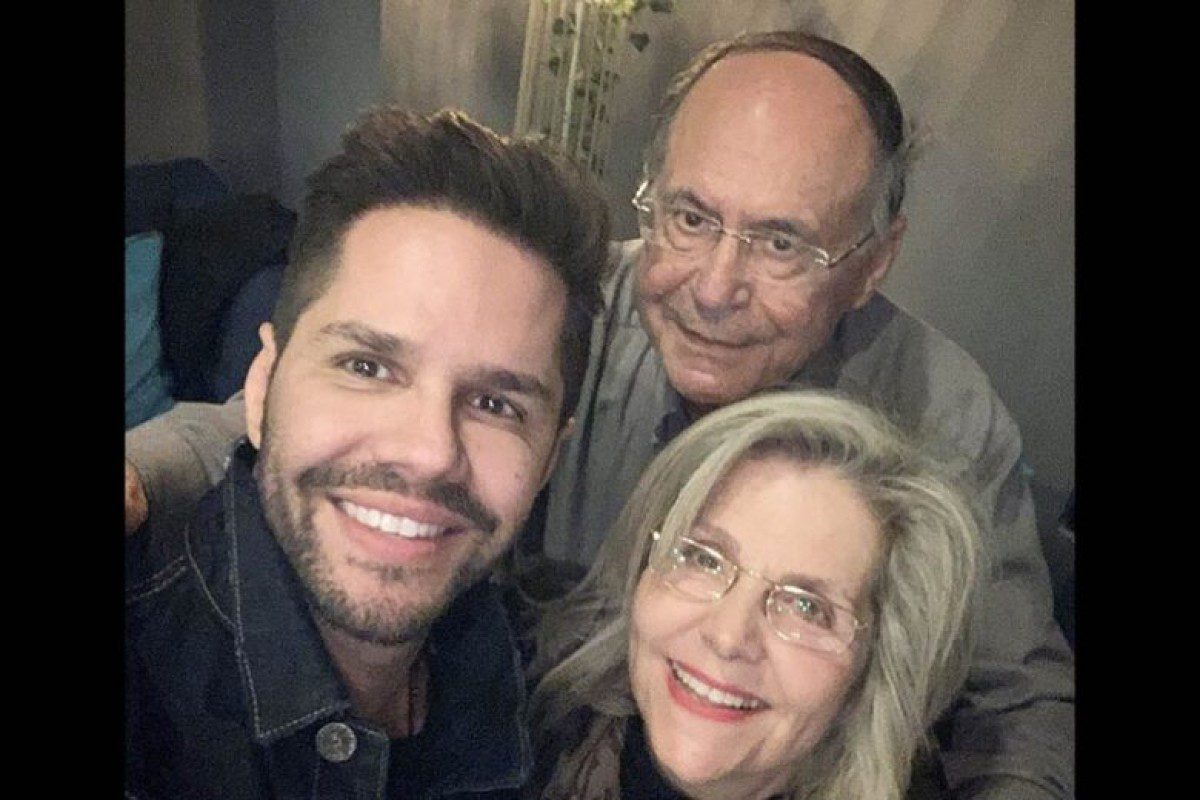 Ο Γιώργος Τσαλίκης με τους γονείς του