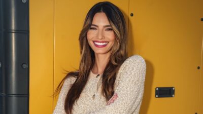 H Ηλιάνα παπαγεωργίου έξω από το πλατό της εκπομπής