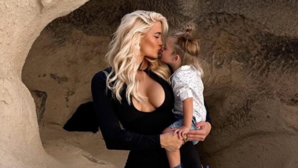 Η Ιωάννα Τούνη με τον Πάρη αγκαλιά