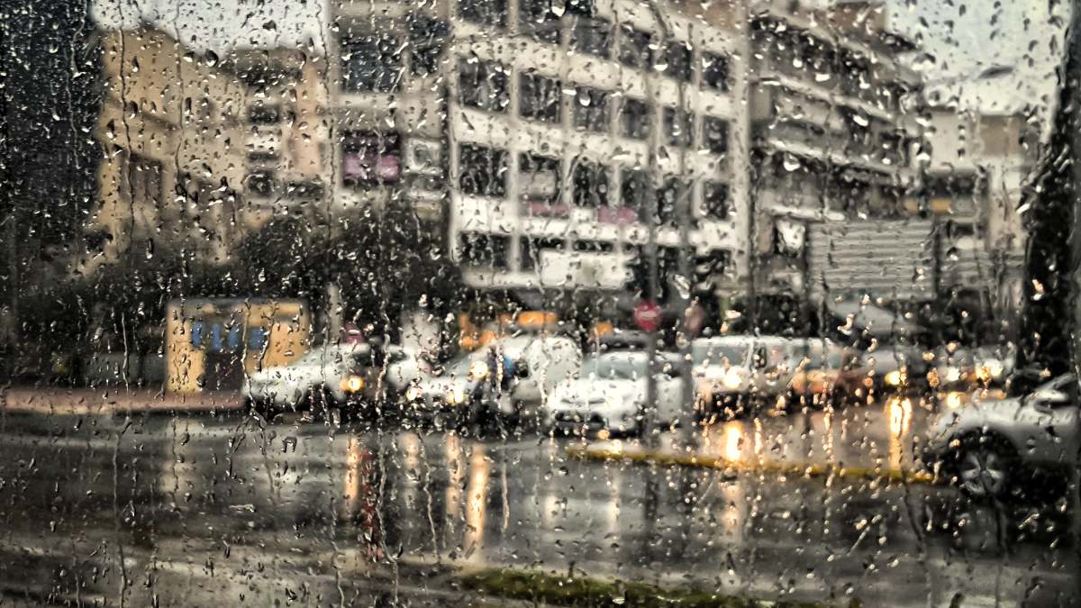 Βροχή στο δρόμο
