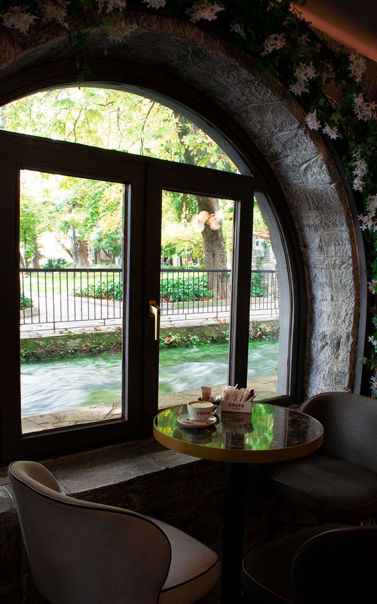 Η υπέροχη θέα του Καταρράκτες