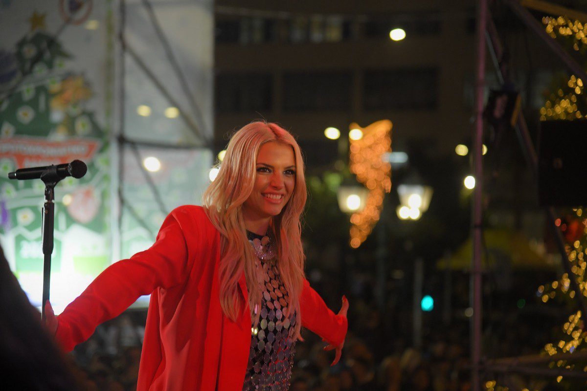 H Φαντασμαγορική φιέστα για τη φωταγώγηση του δέντρου