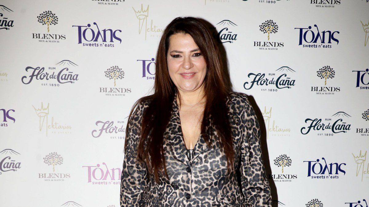 Η Κατερίνα Ζαρίφη σε δημόσια έξοδο.