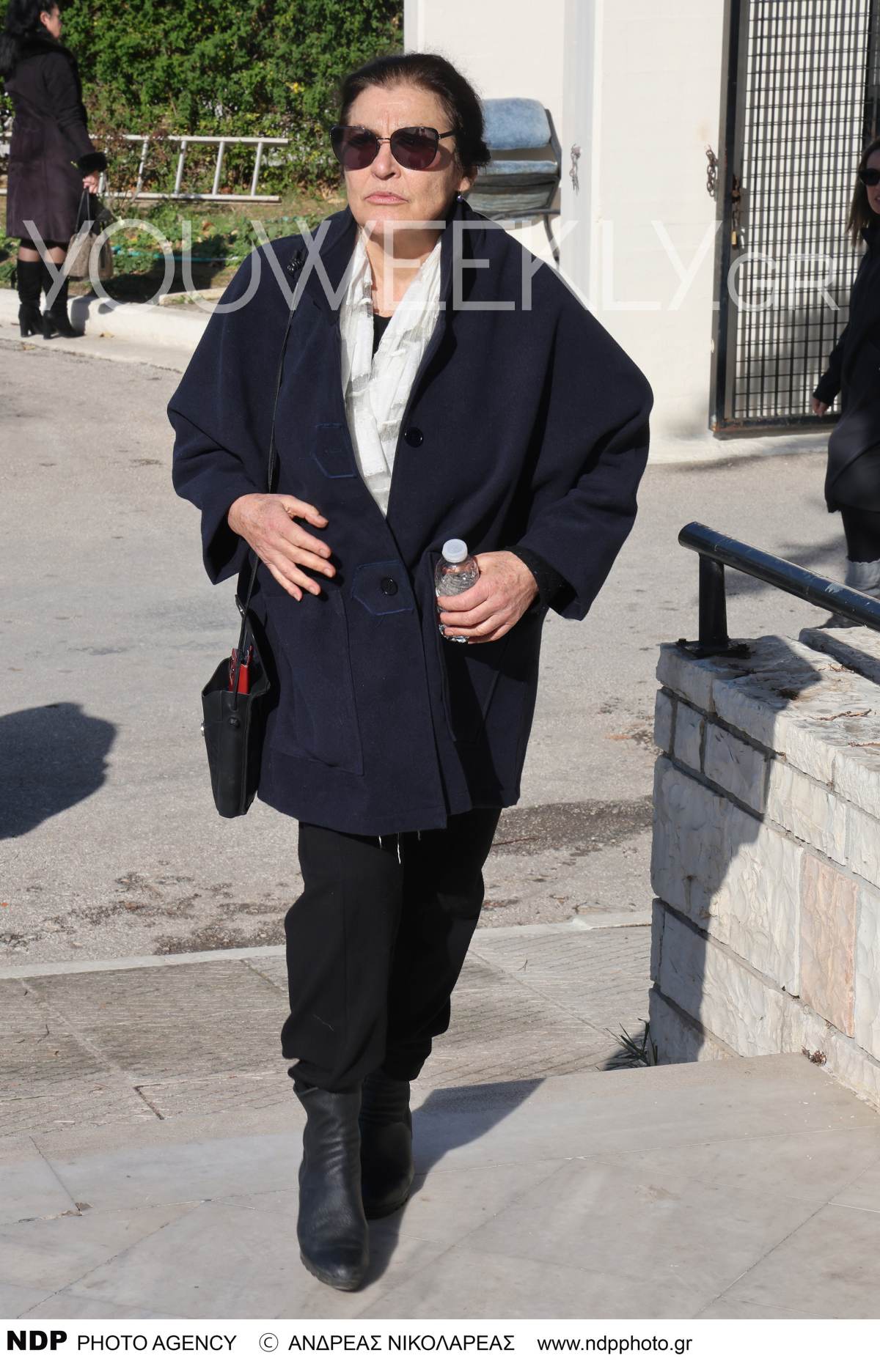 Η Λυδία Κονιόρδου στην κηδεία του Γεωργουσόπουλου