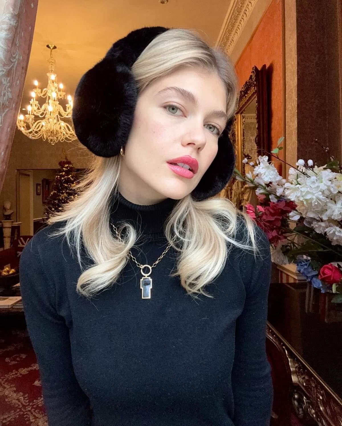 Το πουλόβερ της Κλέλιας Ανδριολάτου είναι must-have του χειμώνα