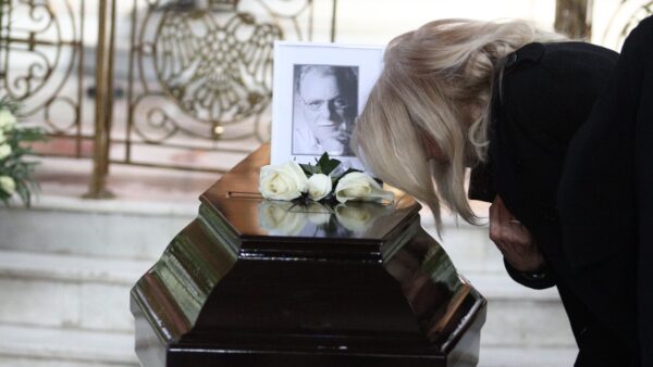 Η κηδεία του Κώστα Χαρδαβέλλα