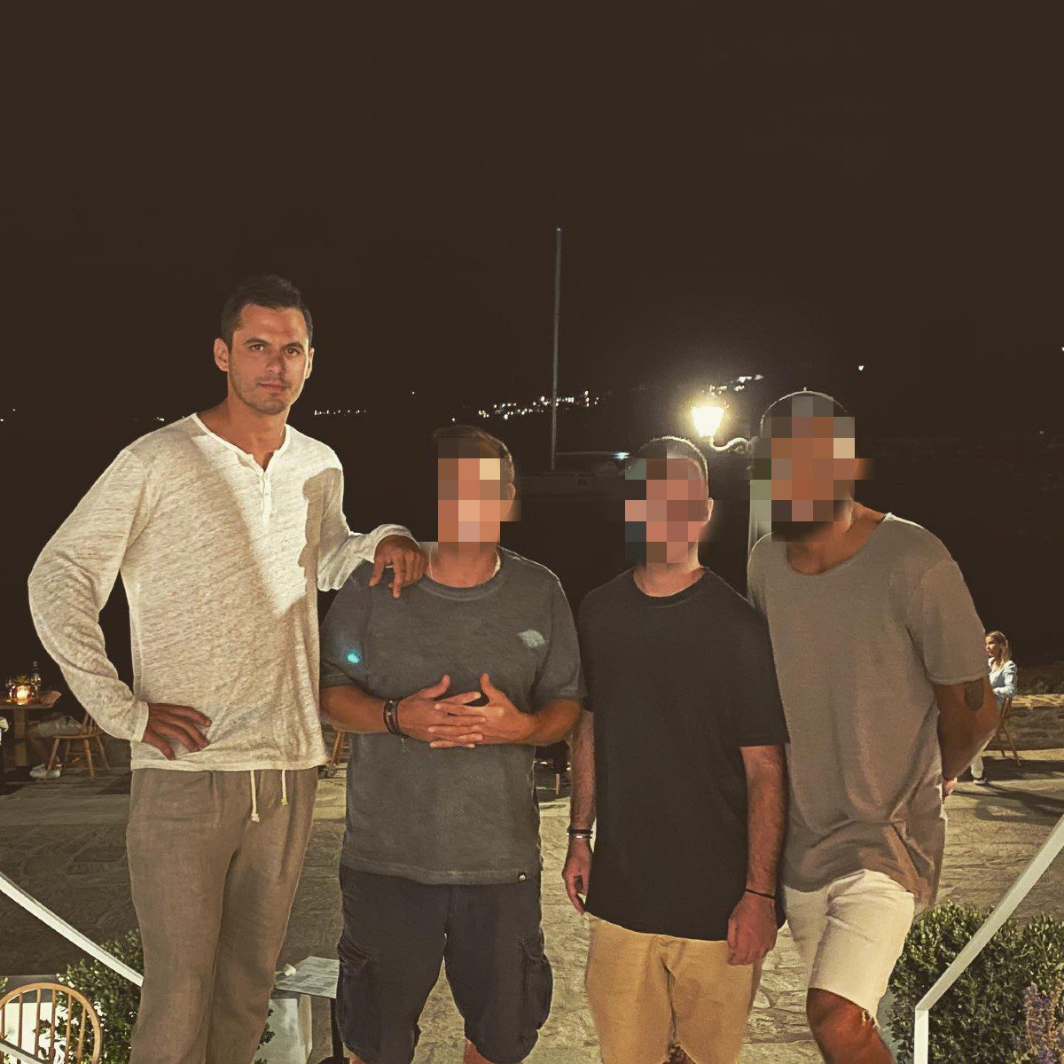 Ο Κουτσουμπής με την παρέα του