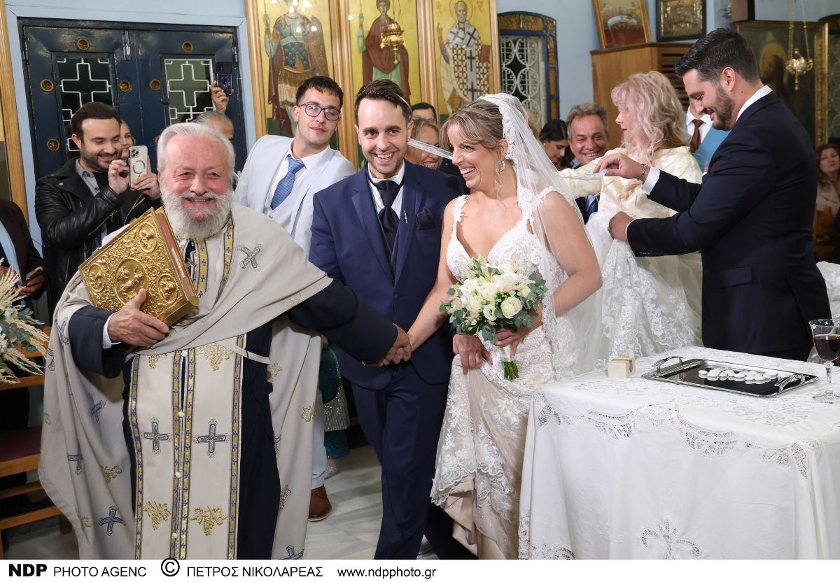 Ο Λάζος Μαντικός στον γάμο του με την Αθηνά Κουρή