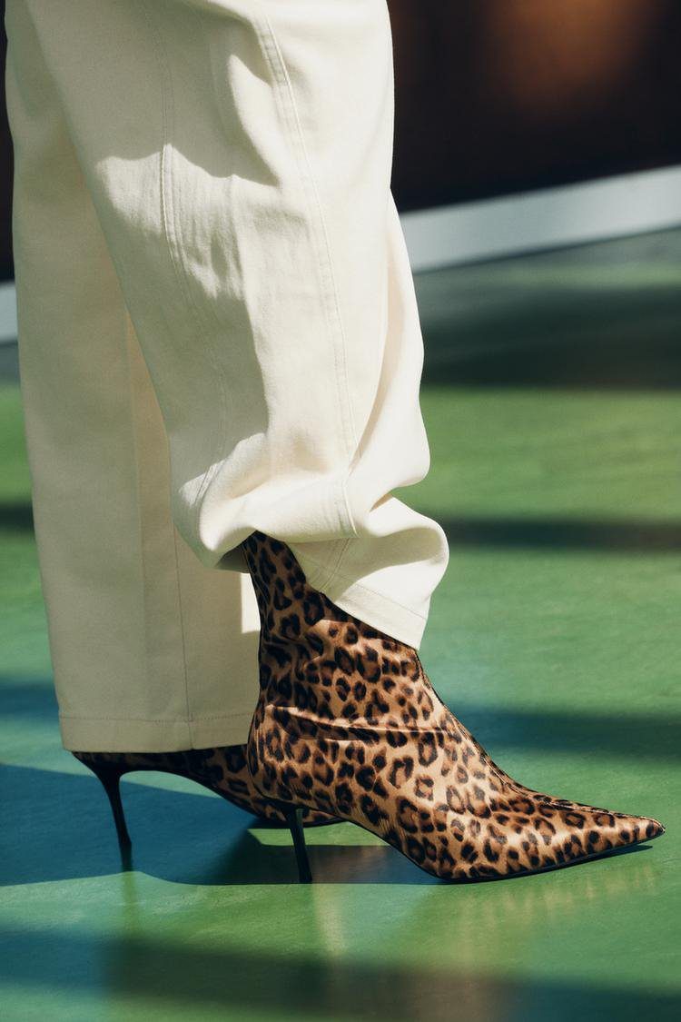 λεοπάρ print σε μποτάκια Zara