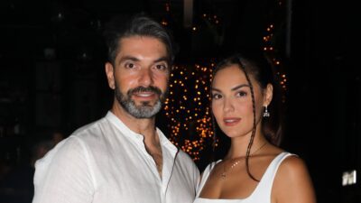 Ο Σπύρος Μαρτίκας και η Βρισηίδα Ανδριώτου στα λευκά