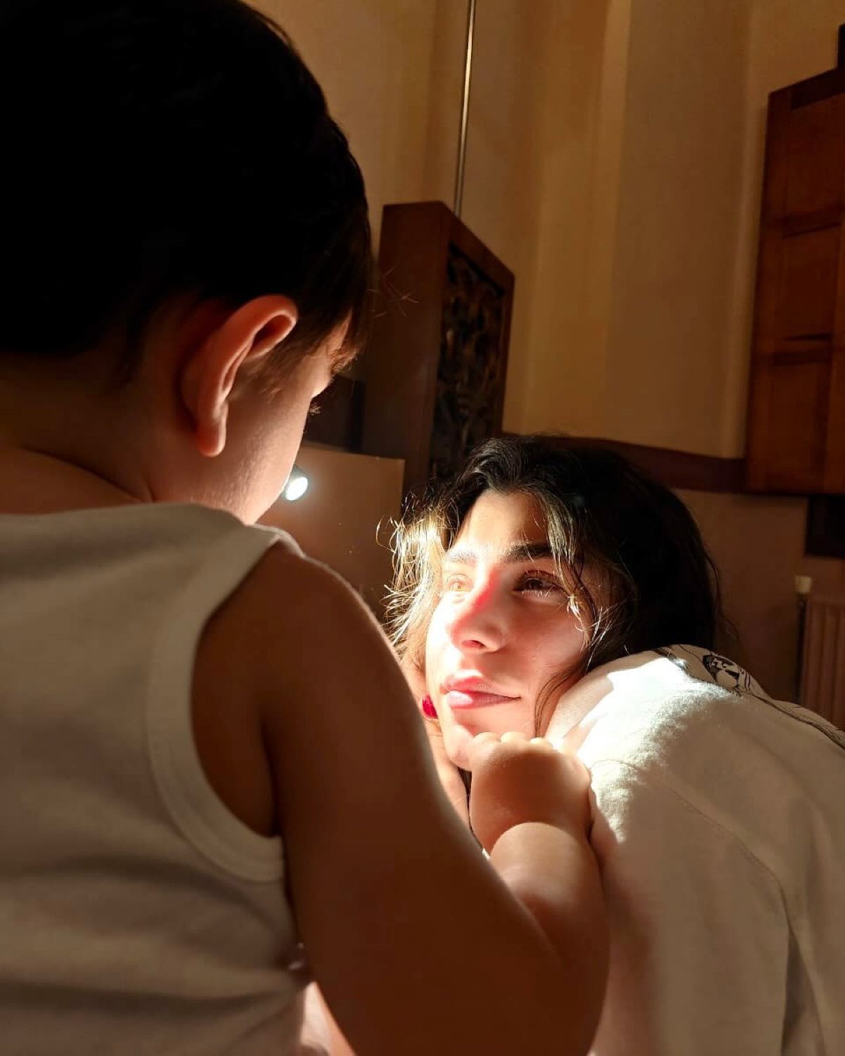 Το φωτογραφικό άλμπουμ της Μιχαλοπούλου από το Μέτσοβο με τον γιο της