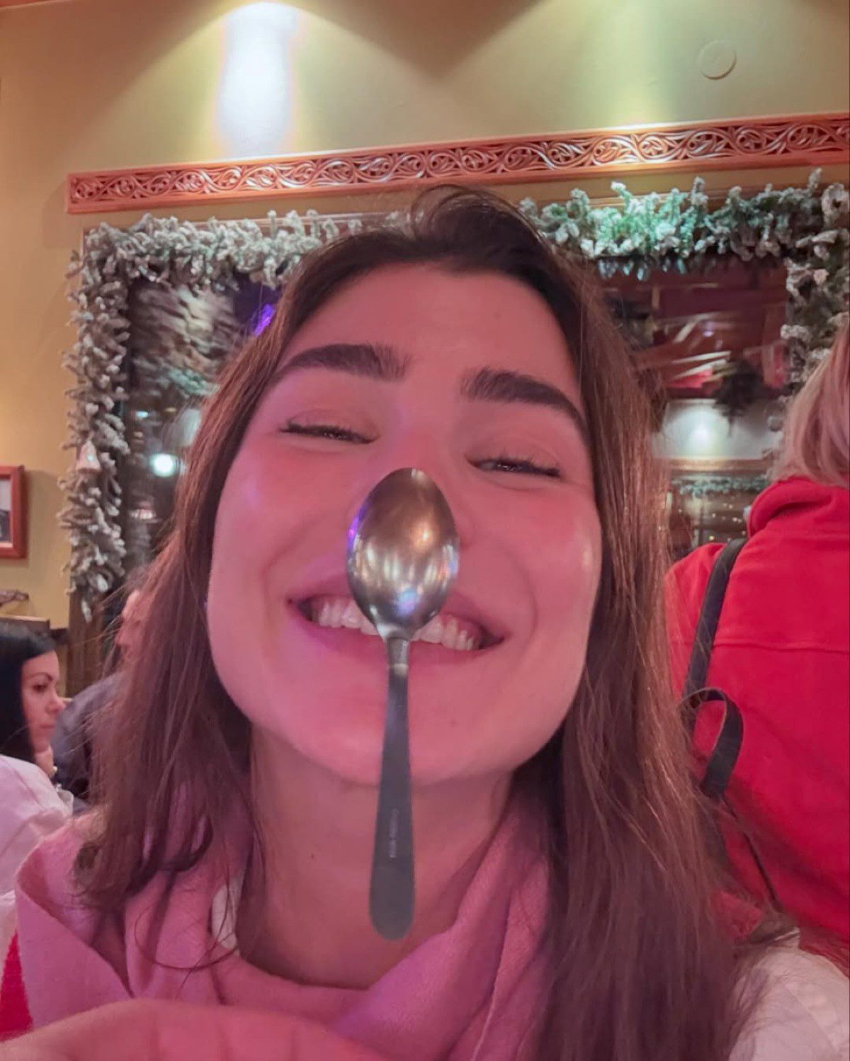 Το φωτογραφικό άλμπουμ της Μιχαλοπούλου από το Μέτσοβο με τον γιο της