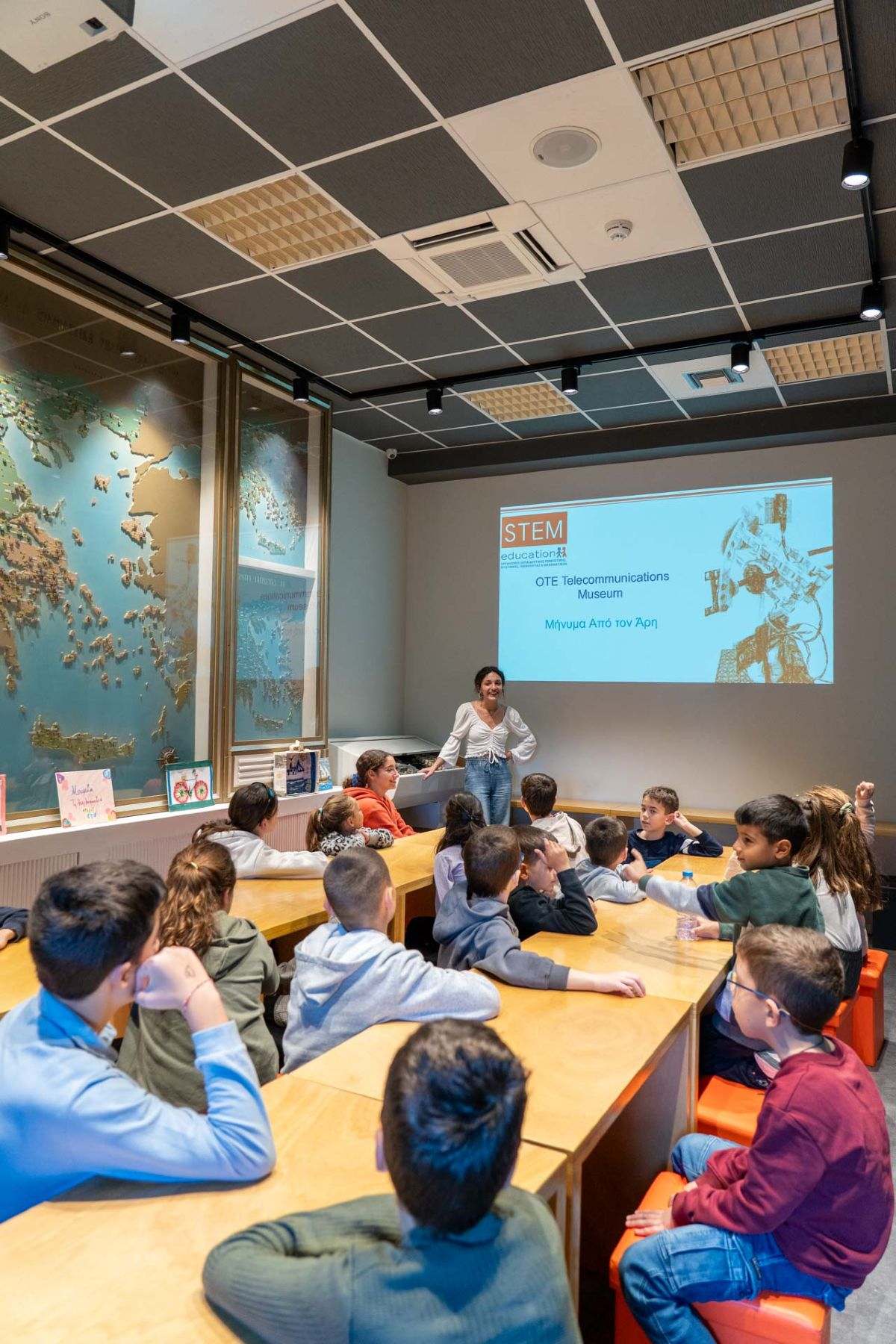 μεταφέροντας ένα μήνυμα από τον πλανήτη Άρη στη Γη