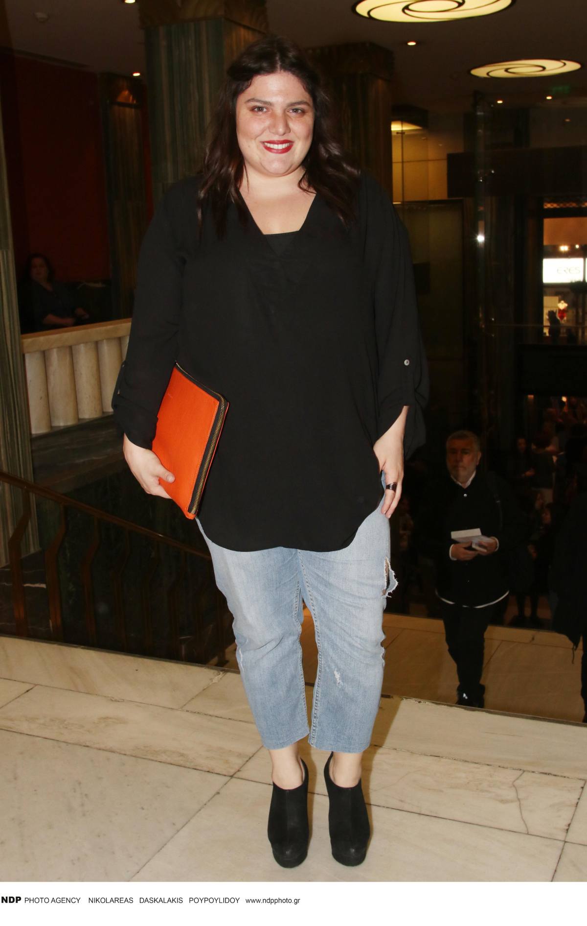 Η Δανάη Μπάρκα σε έξοδό της