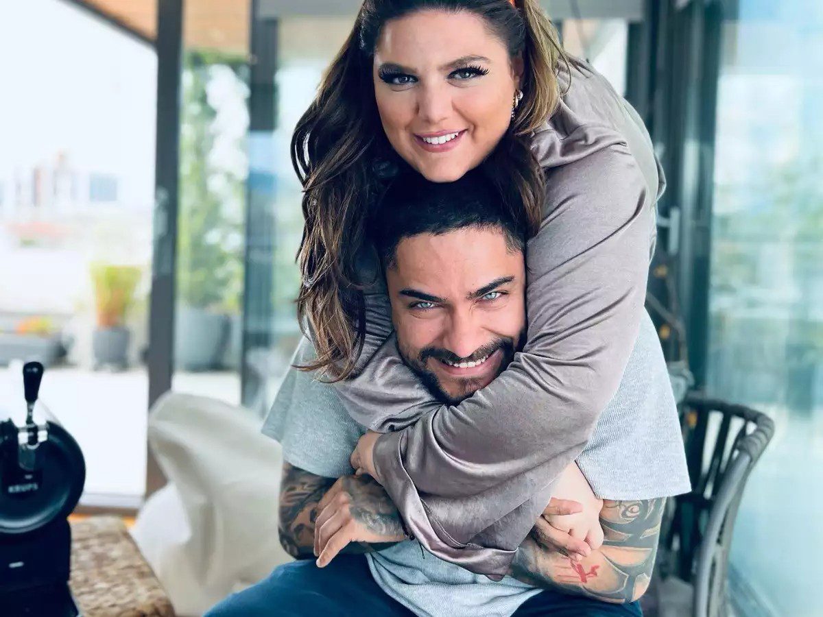 Η Δανάη Μπάρκα και ο Τίμος Ζαχαράτος