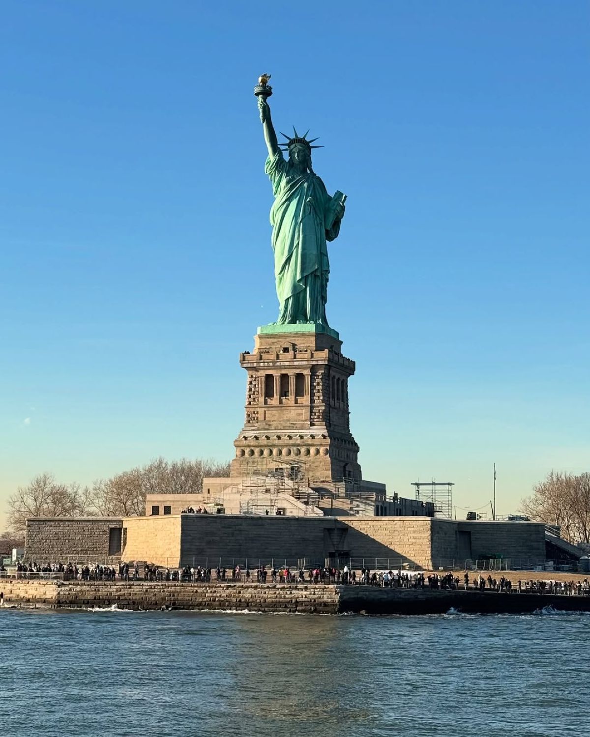 Η ανάρτηση του Τσιρίλο με το άγαλμα της Ελευθερίας