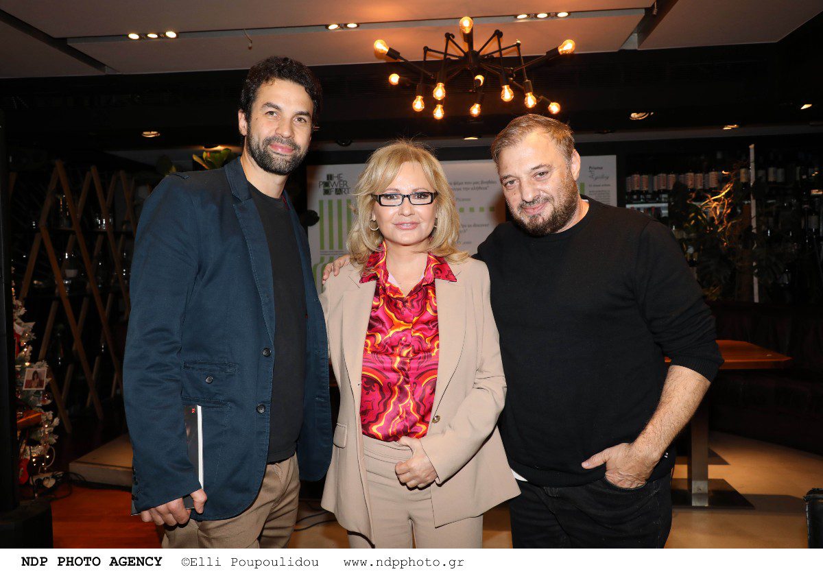 Η Αγγελική Νικολούλη ο γιος της και ο Χρήστος Φερεντίνος