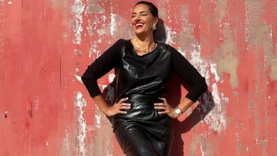 H Νόνη Δούνια με total black δερμάτινο σύνολο