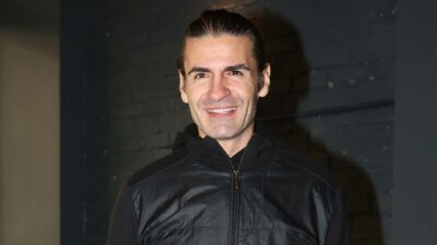 Ο Παναγιώτης Πετράκης σε βραδινή έξοδο.