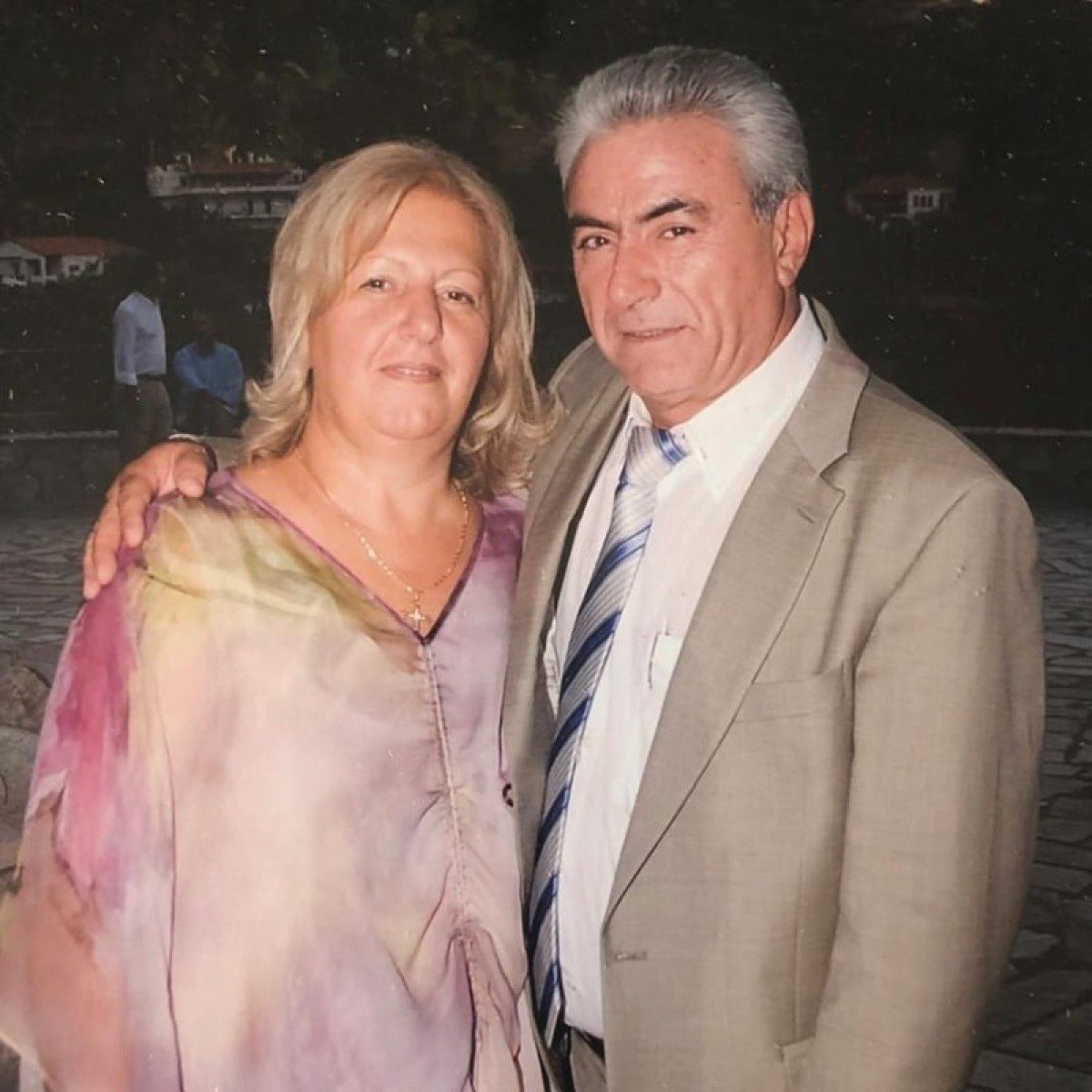 Οι γονείς της Έλενας Παπαρίζου