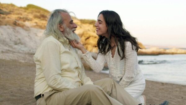 Ο Δημητρός και η Σόφι στην Παραλία