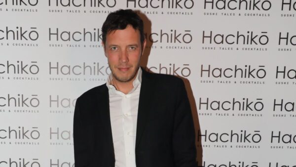 Ο Σπύρος Δημητρίου σε δημόσια έξοδο.