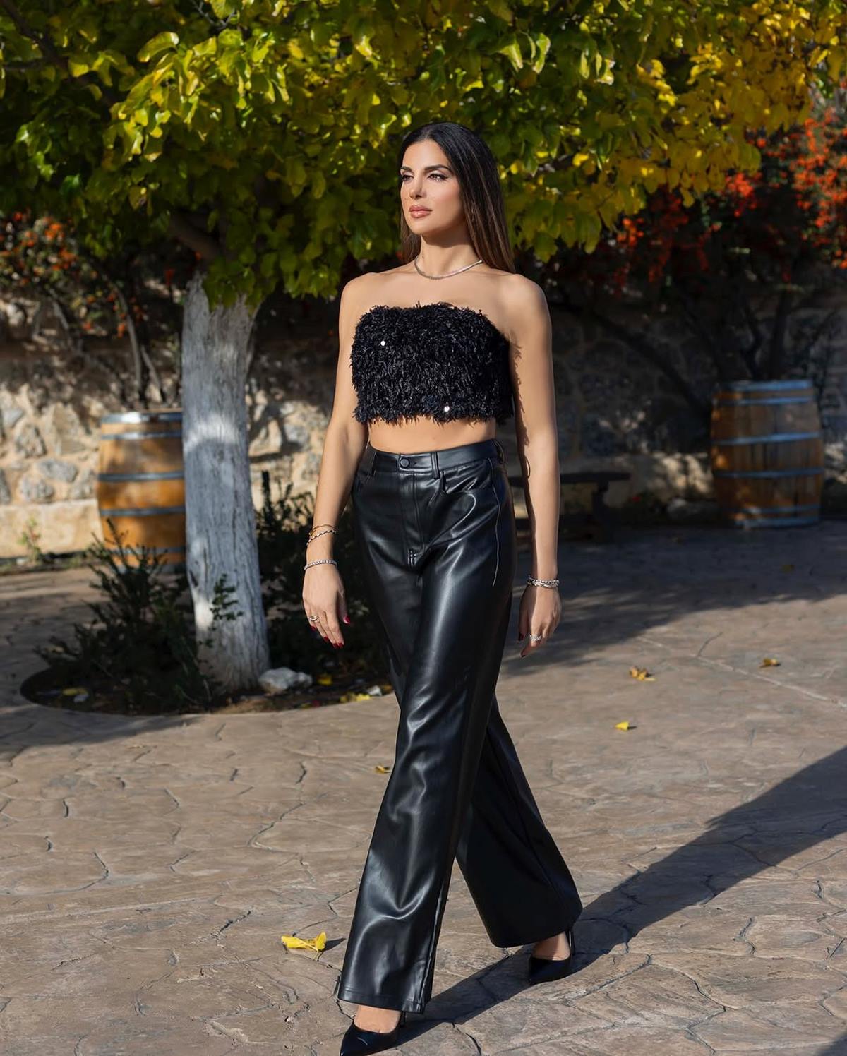 Η Σταματίνα Τσιμτσιλή με δερμάτινο παντελόνι