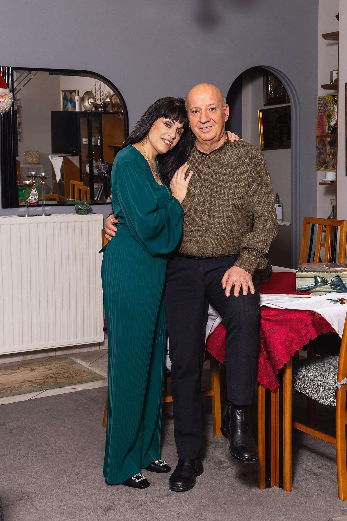 Ο Θανάσης Κατερινόπουλος με την σύζυγό του αγκαλιά