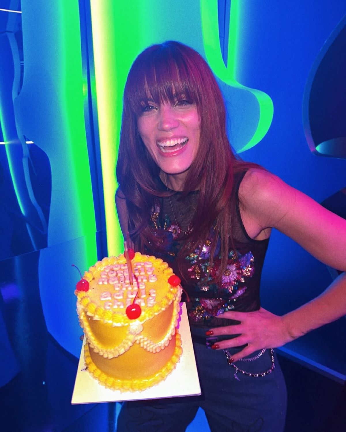 Τα γενέθλια της Μαίρης Συνατσάκη σε νυχτερινό κέντρο