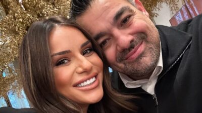 Η εγκυμονούσα Ελένη Τσολάκη με τον σύζυγό της Παύλο Πετρουλάκη στην Θεσσαλονίκη για Χριστούγεννα