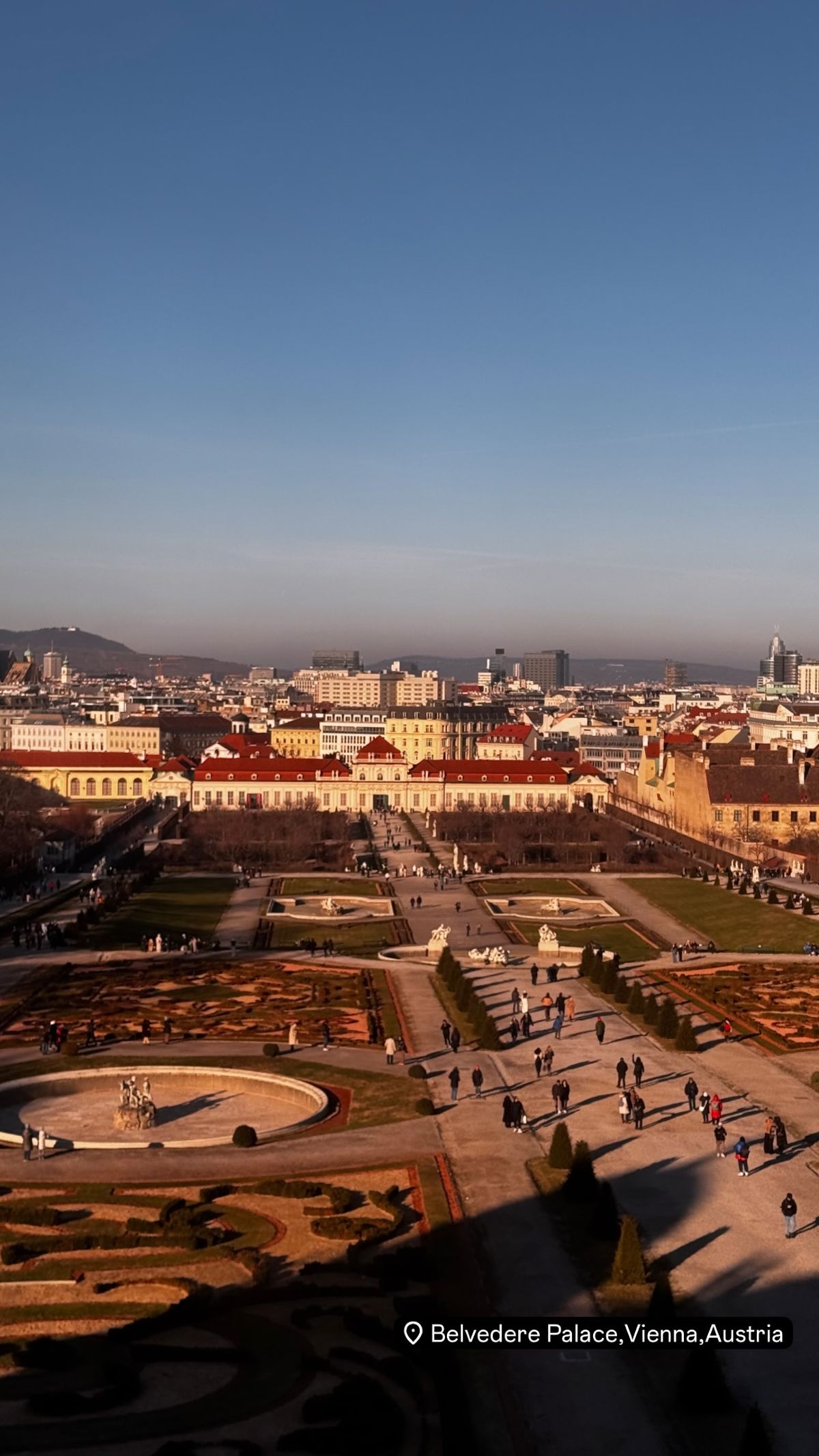 Ελένη Βουλγαράκη & Φώτης Ιωαννίδης: Απόδραση στη Βιέννη - Αγκαλιά στην κάμερα (Φωτογραφίες)