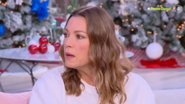 Η Βίκυ Καγιά στο πλατό του Πάμε Δανάη