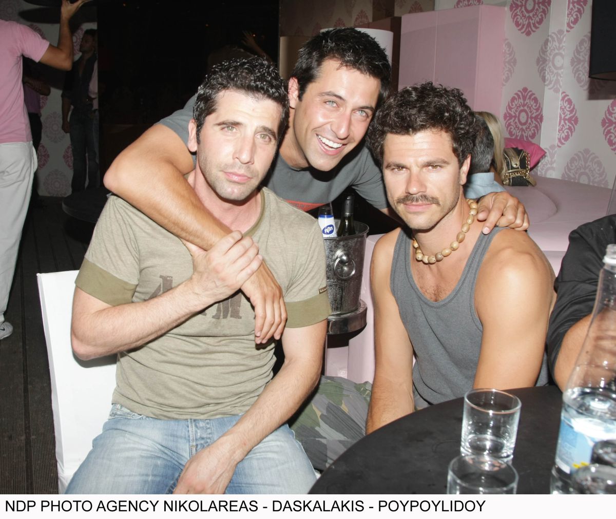 Ο Βισκαδουράκης με φίλους του το 2007