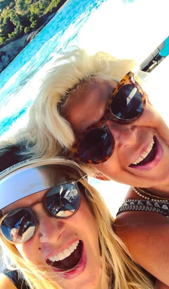 Η Άννα Βίσση με την αδερφή της