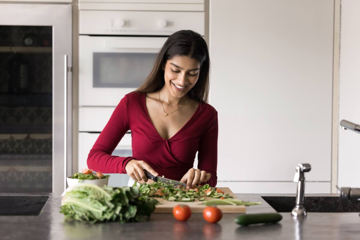 το φούσκωμα της περιόδου αντιμετωπίζεται με το μαγείρεμα στο σπίτι