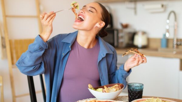 Υδατάνθρακες απολαμβάνει γυναίκα