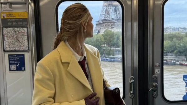 Το αξεσουάρ του χειμώνα φοράει Γαλλίδα