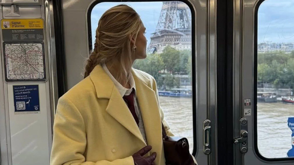 Το αξεσουάρ του χειμώνα φοράει Γαλλίδα