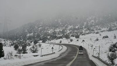 Χιονισμένος δρόμος