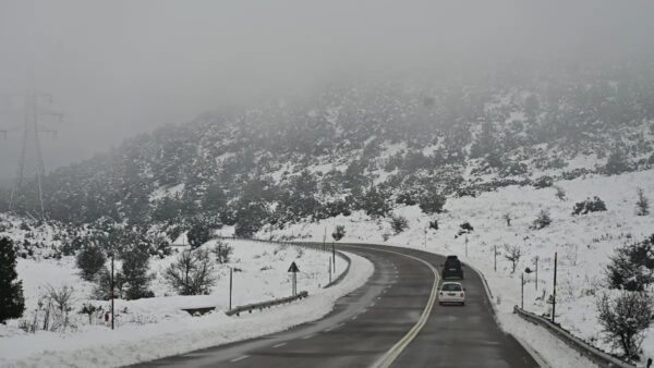 Χιονισμένος δρόμος