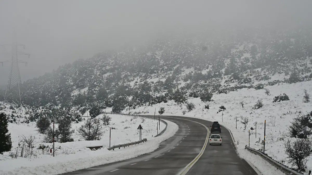Χιονισμένος δρόμος