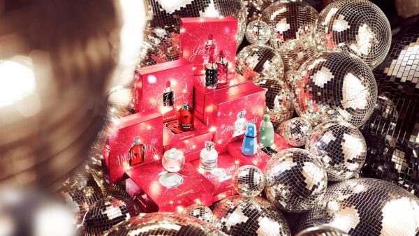 Χριστούγεννα με την Cacharel