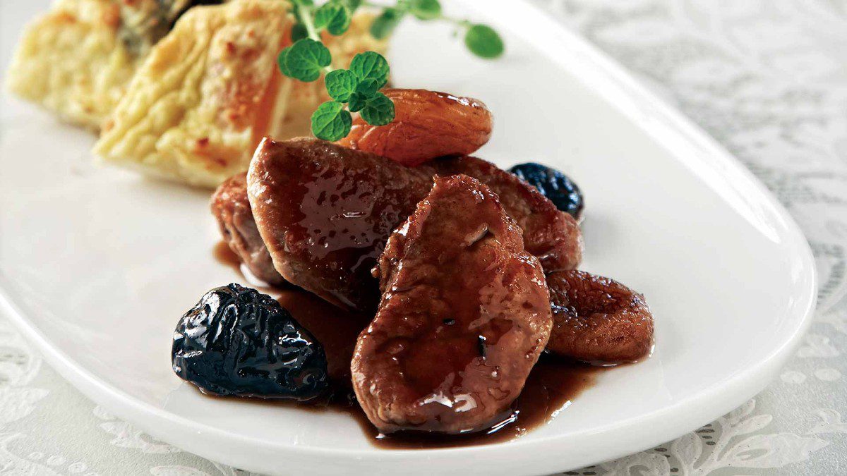 Το πιάτο με Χοιρινό δαμάσκηνα μαυροδάφνη