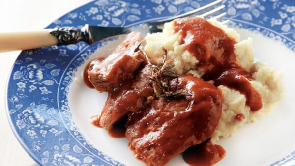 Χοιρινό κοκκινιστό