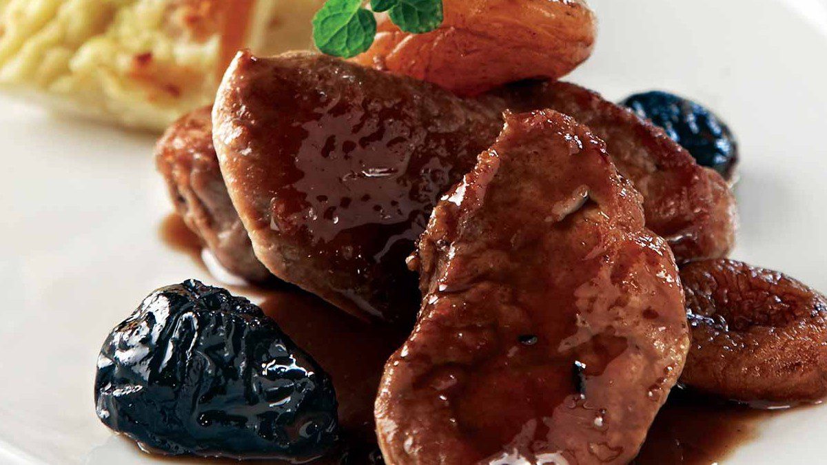 Το πιάτο με Χοιρινό δαμάσκηνα μαυροδάφνη