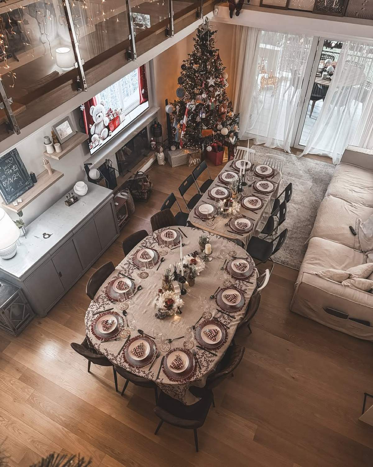 Το σαλόνι και η τραπεζαρία της Σίσσυς Χρηστίδου