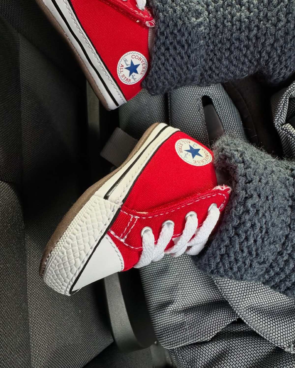 Τα παπούτσια του γιου της Φωτεινής Πετρογιάννη