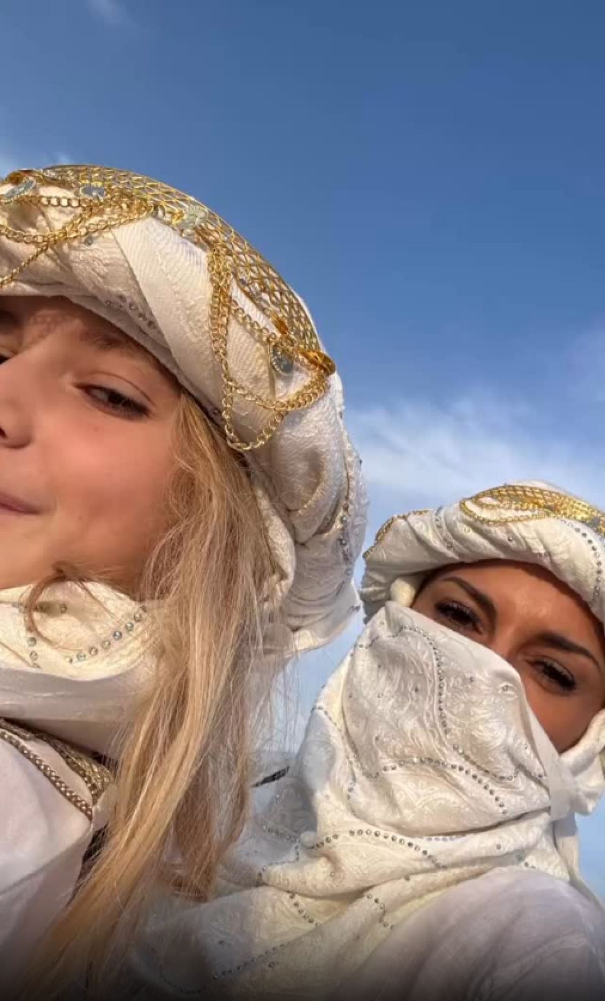 Η Κατερίνα Λάσπα με την κόρη της στο Ντουμπάι